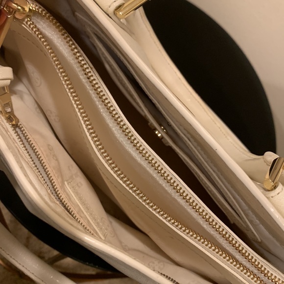 Robinson Saffiano Open-Top Dome Satchel Bag - Picture 11 of 12